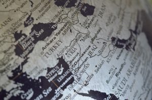 Nahaufnahme Globus mit Fokus auf Syrien, Irak, Jordanien